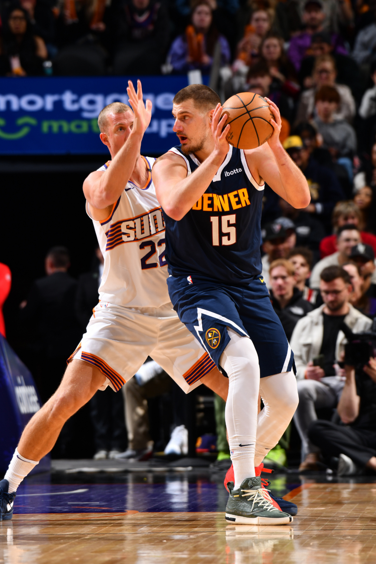 PG游戏- 卡佩拉回归休斯顿