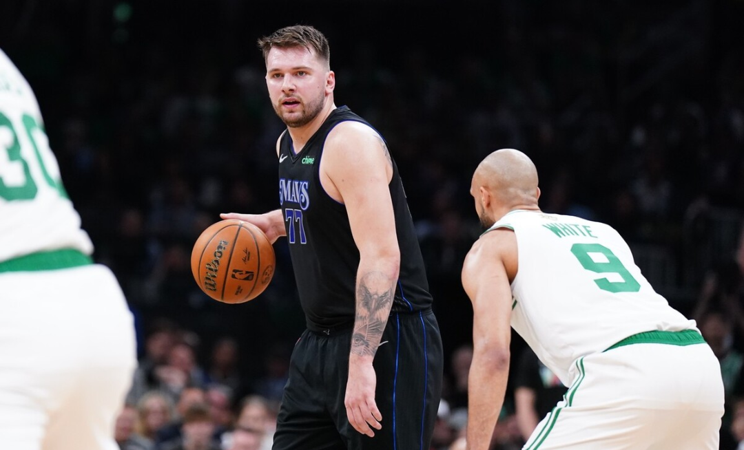 PG-东契奇回归赛场，大胜首场状态亮眼，日本队观众沸腾！的简单介绍